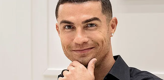 Ronaldo maakt indruk met peperduur juwelen horloge